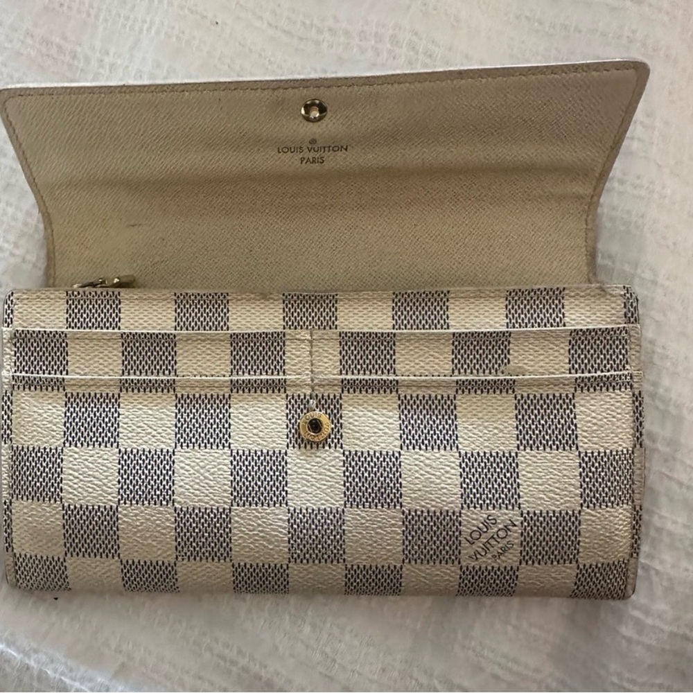 Louis Vuitton Damier Azur Checkered Continental Wallet - Cream & Light Gray - Picture 4 of 10